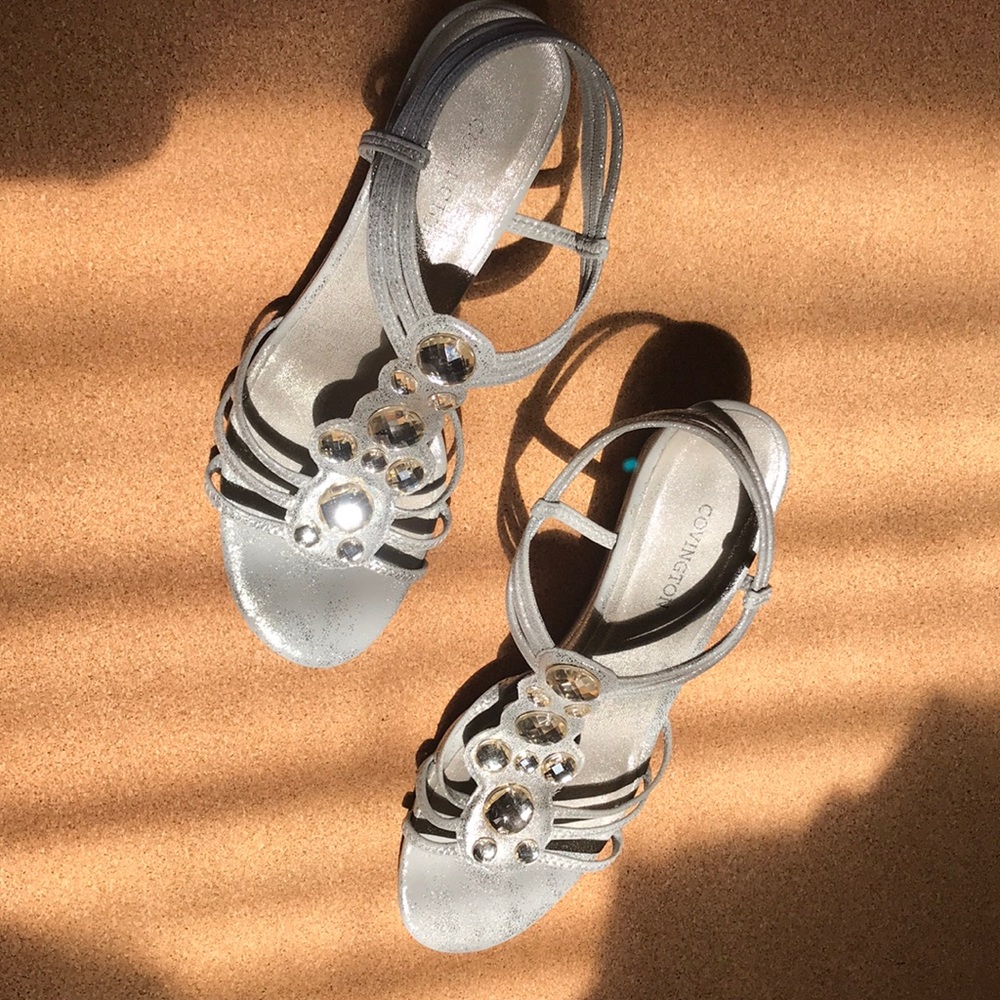 Covington size 7 1/2M dress sandals very clean